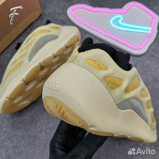Кроссовки Adidas Yeezy Boost 700 Новые Мужские