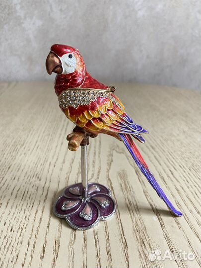 Шкатулка со стразами 