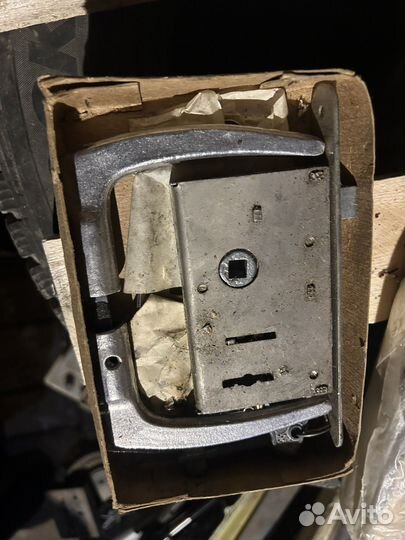 Замок навесной и врезной