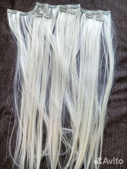 Волосы на заколках блонд