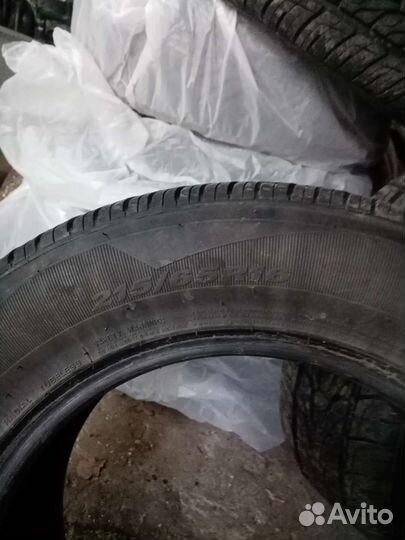 Kumho 722 215/65 R32