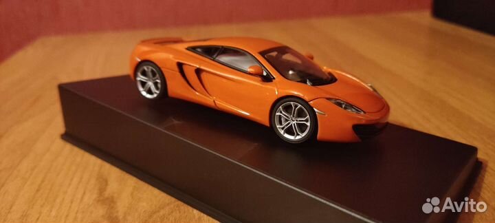 Модель 1/43 McLaren MP4-12C 2011 AutoArt