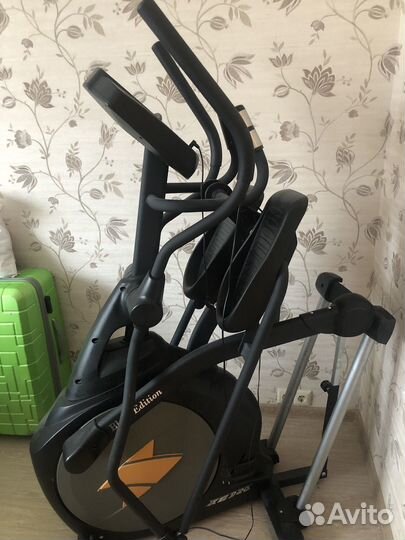 Эллиптический тренажер Spirit XE326