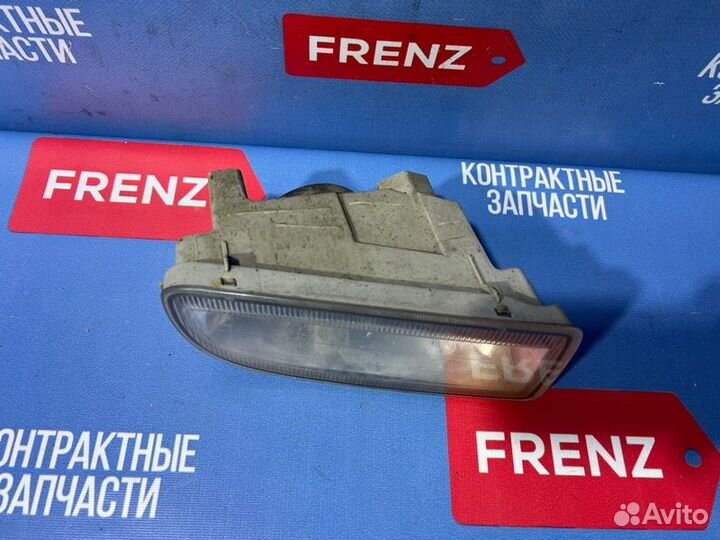 Фара противотуманная правая Toyota Land Cruiser