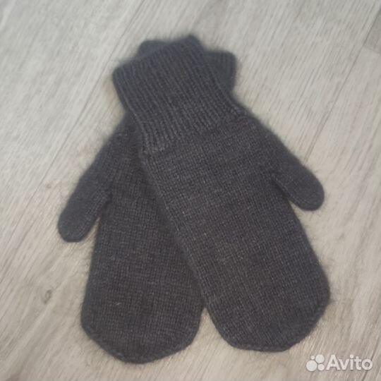 Берет вязаный женский