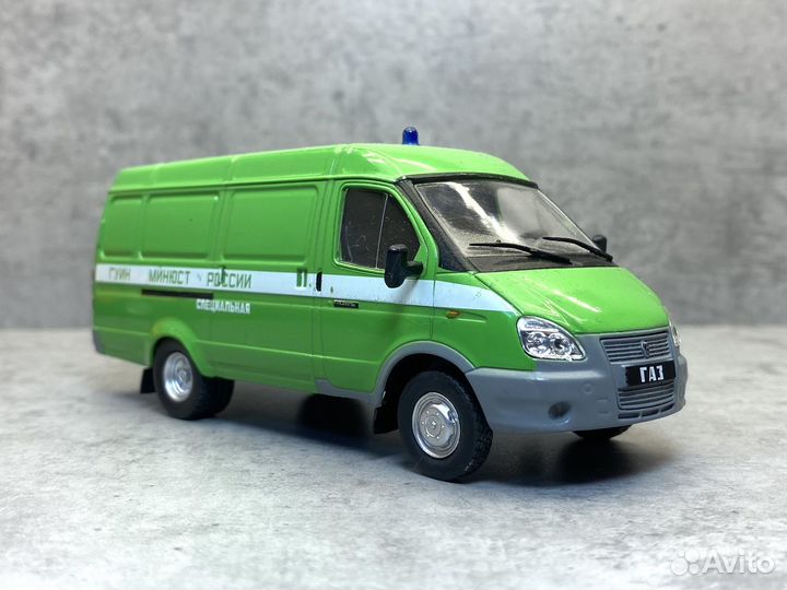 Коллекционная модель газ-2705 Газель гуин 1:43 DeA