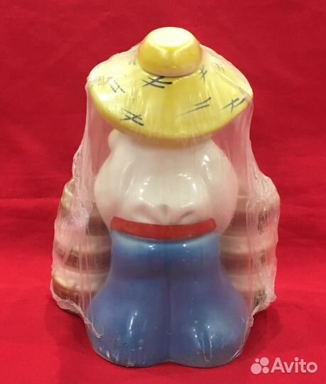 Статуэтка фарфоровая. Штоф, Казак с ложкой