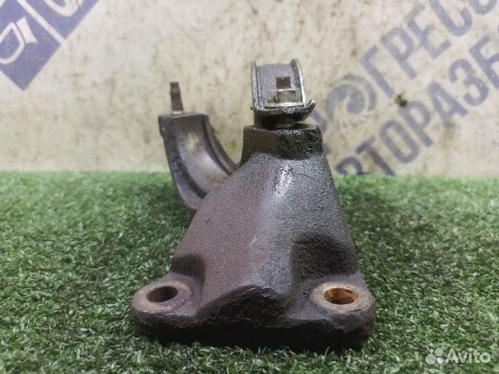 Кронштейн Ford Fusion хэтчбек 1.6 fyja 2008