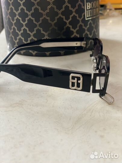 Солнцезащитные очки