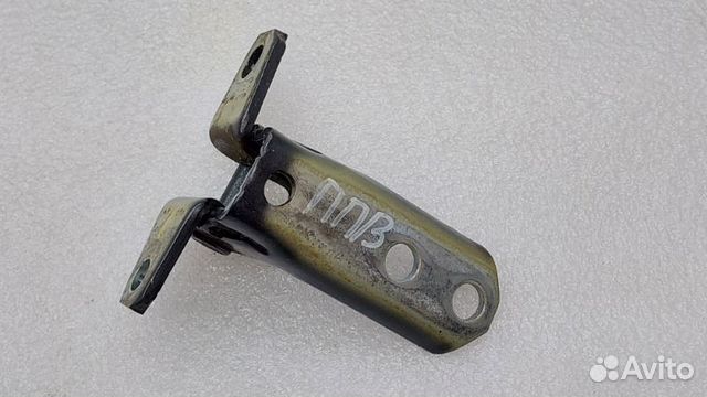 Петля двери передняя правая Mitsubishi Outlander