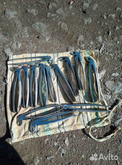 Щипцы стоматолога для удаления зубов СССР