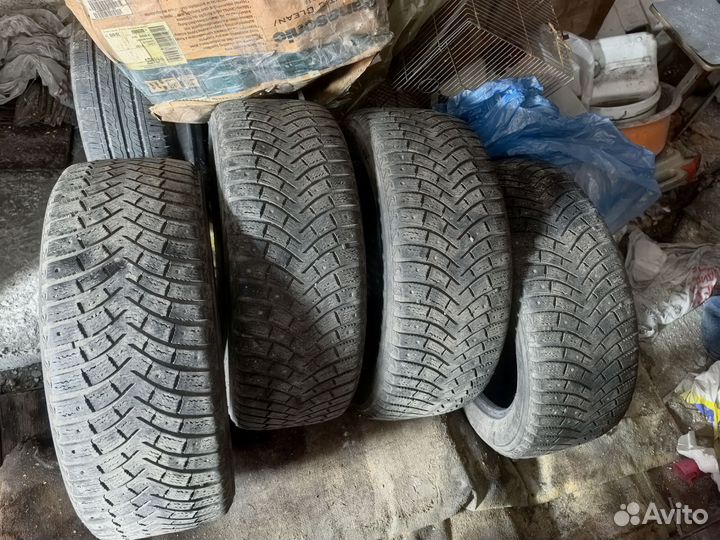 Nokian Tyres Hakkapeliitta Sport Utility 235/55 R18 104T