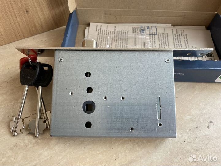 Замок врезной гардиан 30.11 сувальдный с защелкой