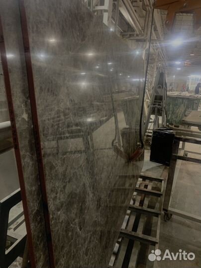 Газель перевозка на пирамиде Катюша мрамор Стекло