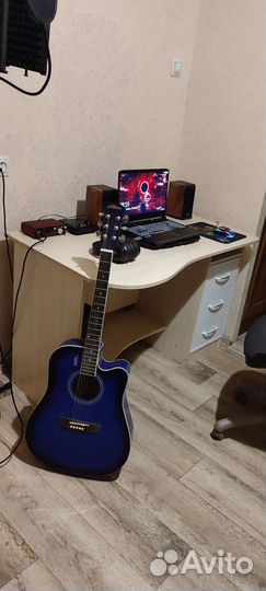 Акустическая гитара