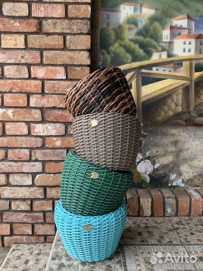 Кашпо из искусственного ротанга