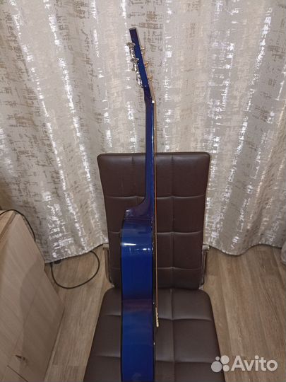 Гитара новая с чехлом и аксессуарами