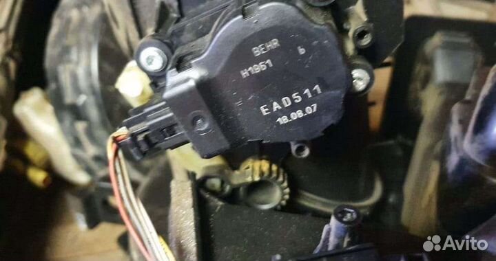 Моторчик заслонки печки Пежо 307 Peugeot 307