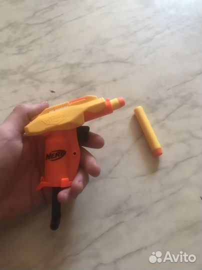 Игрушечный пистолет нерф