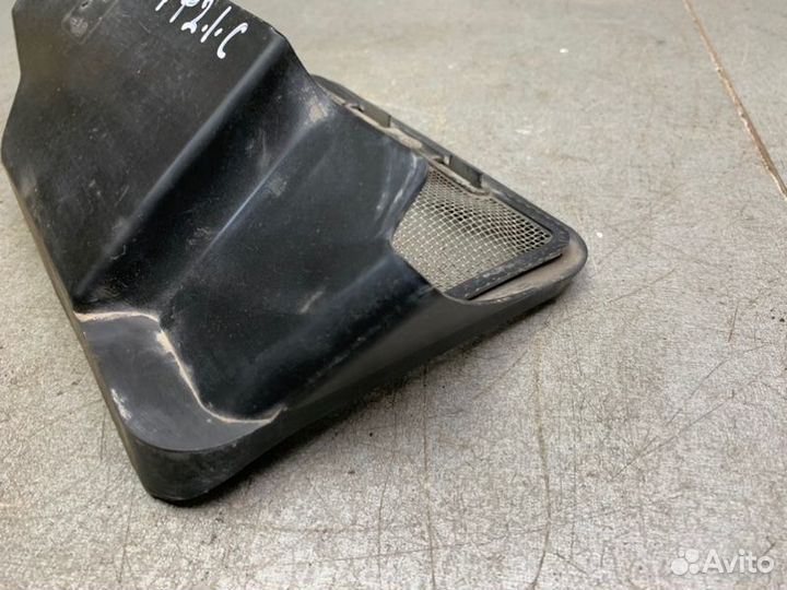 Рамка салонного фильтра Ford Focus 2 седан 1.6