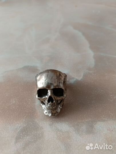 Кольцо с черепом
