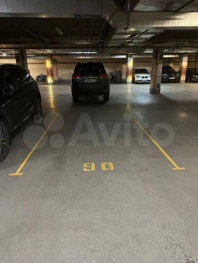 Машиноместо, 18 м²