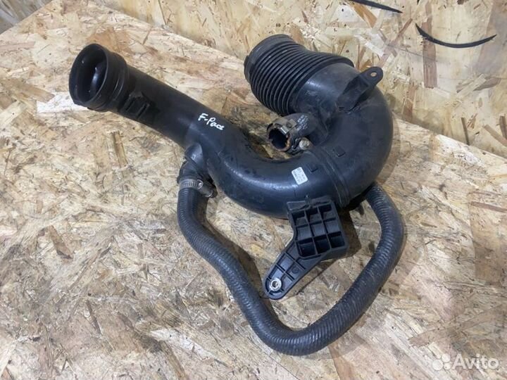 Патрубок воздушного фильтра Jaguar F-Pace 2016