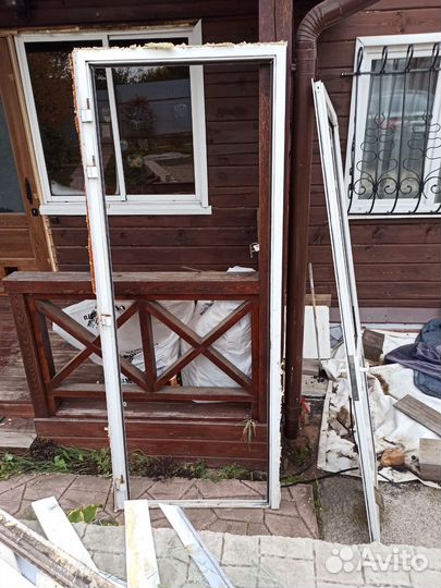 Дверь пластиковая входная