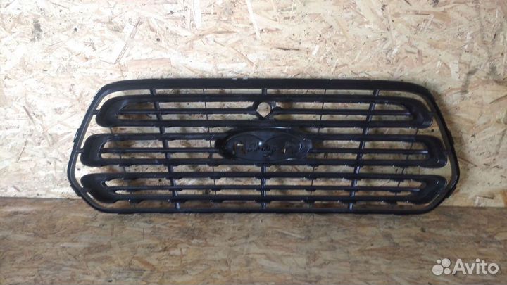 Решетка радиатора Форд Транзит 2014-2022