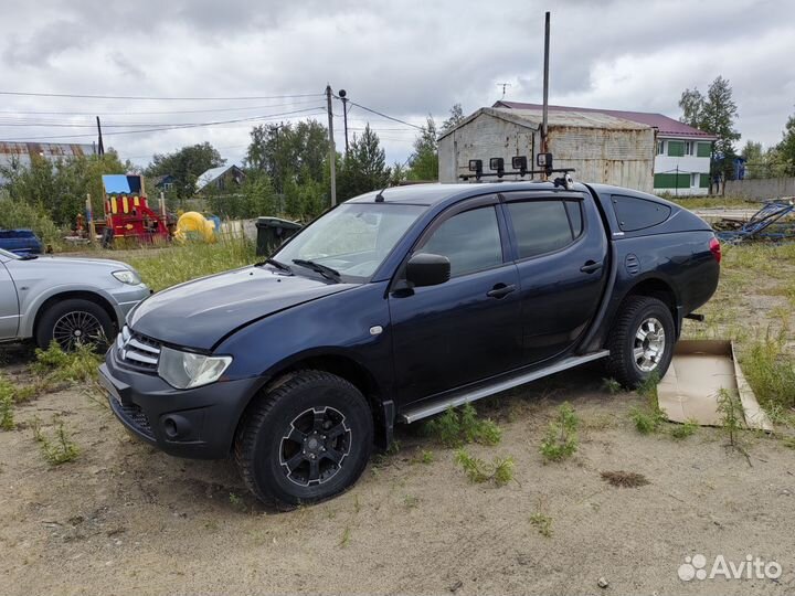 Mitsubishi L200 2.5 МТ, 2012, битый, 200 000 км