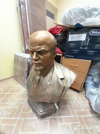 Бюст В.И. Ленина гипс