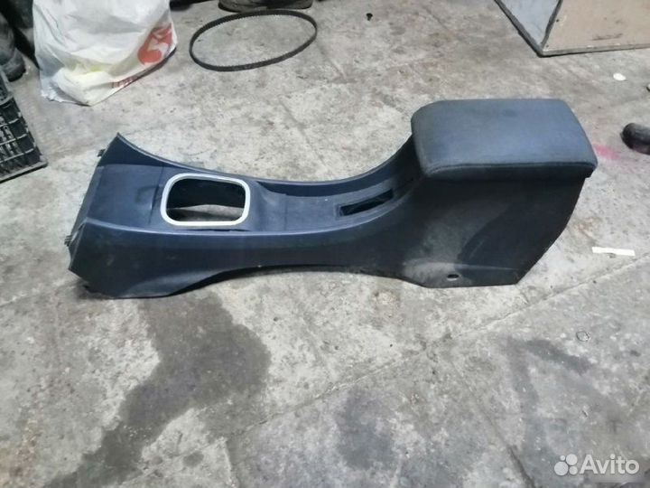 Подлокотник Haima 3