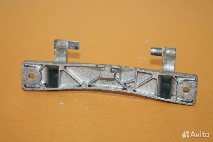 Завес (петля) люка Beko 2813180100 бу. 3875