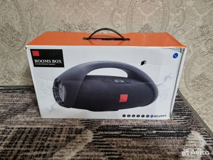 Портативная колонка JBL BoomBox