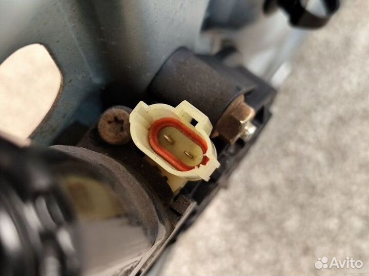 Стеклоподъемник задний правый Hyundai Tucson