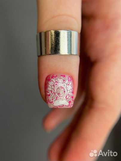 Маникюр на дому