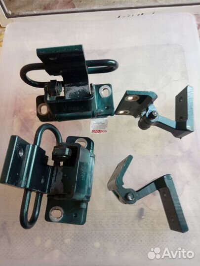 Петли задних дверей Ауди С4