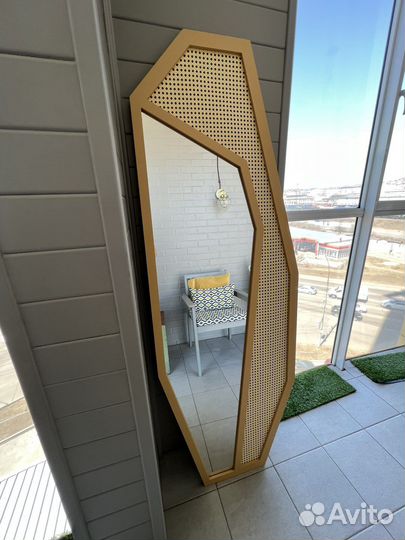 Зеркало ручной работы из ротанга и дерева