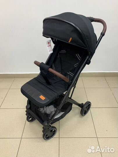 Прогулочная коляска Люксмом