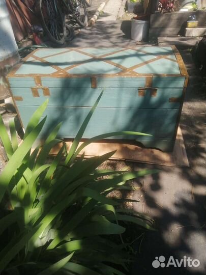 Сундук деревянный старинный