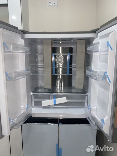 Холодильник четырехдверный