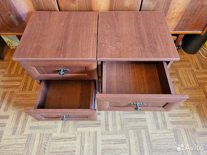 Тумбочки прикроватные