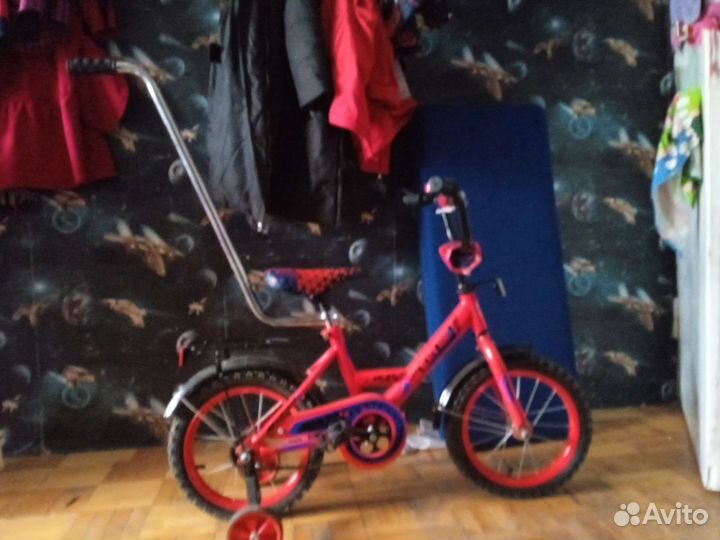 Детский велосипед с родительской ручкой