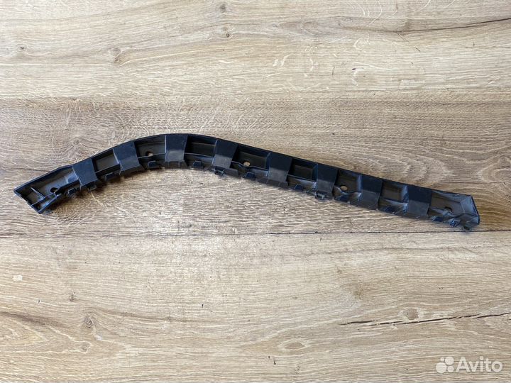 Skoda superb крепление заднего бампера левая