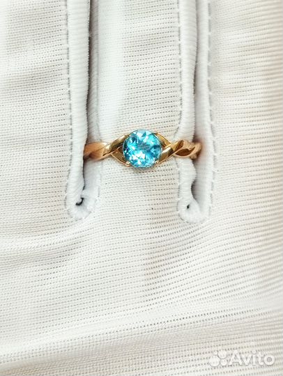 Золотое кольцо с топазом 18,5р