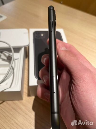 iPhone 11, 64 ГБ