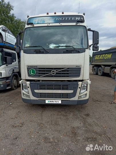 Volvo FH13 с полуприцепом, 2011