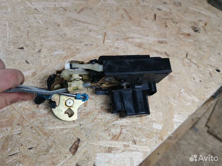 Замок двери задней правой Lacetti