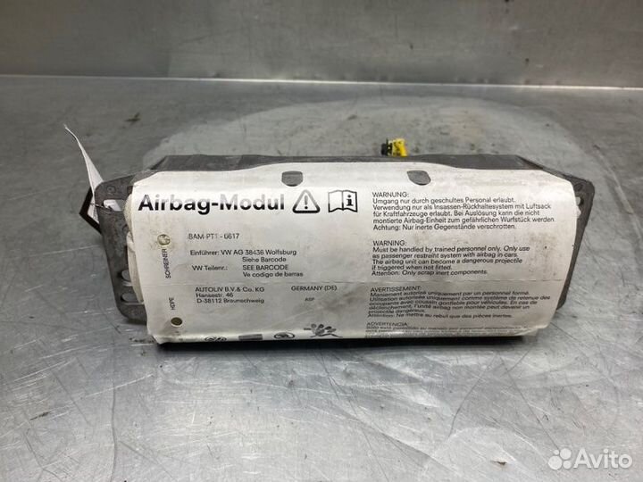 Подушка безопасности пассажирская (в торпедо)