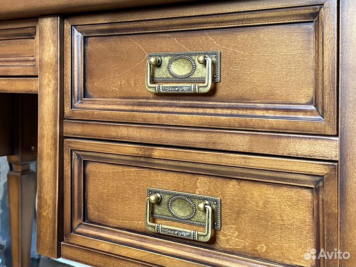 Стол письменный рабочий